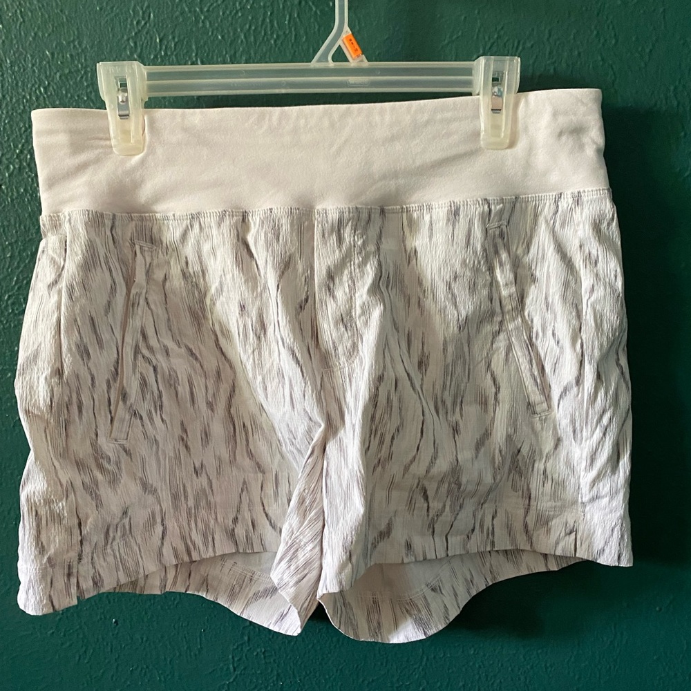 Athleta Trekkie North Short